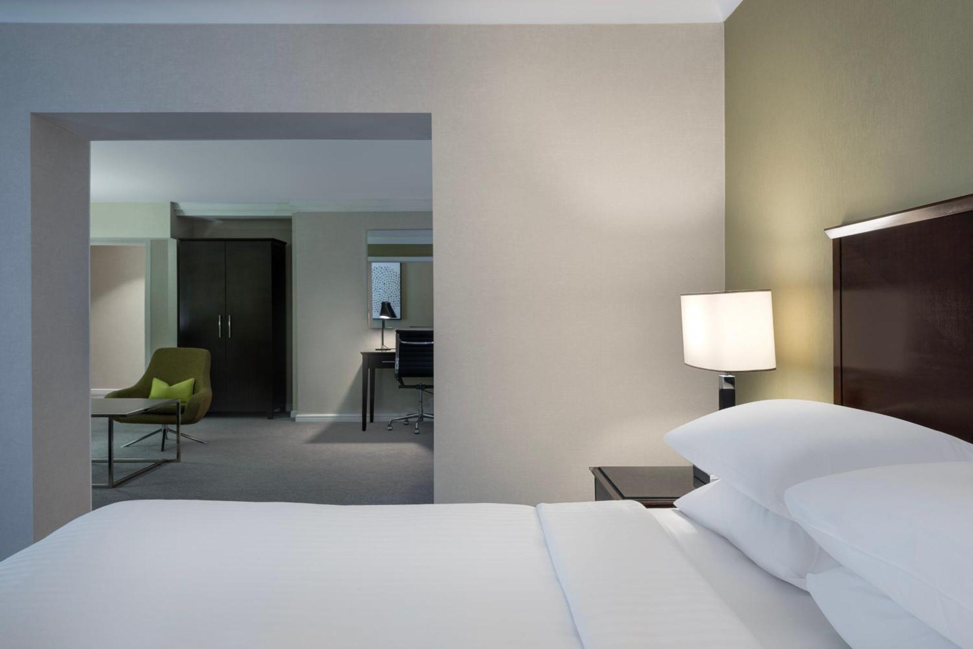 Manchester Airport Marriott Hotel Hale  Exterior foto